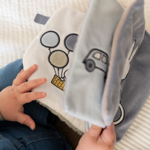 Tiamo｜ Miffy Fluffy Activity Blook 兔子米菲活動布書- 毛茸茸綠色